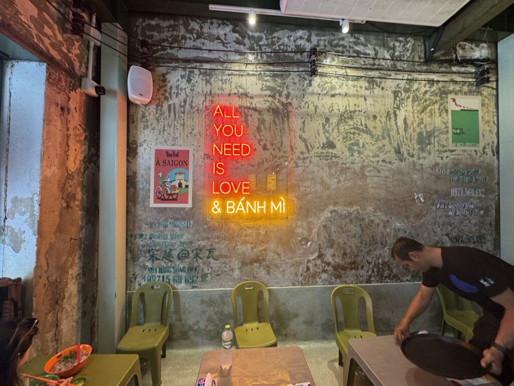 SongViet at SongWatの店内