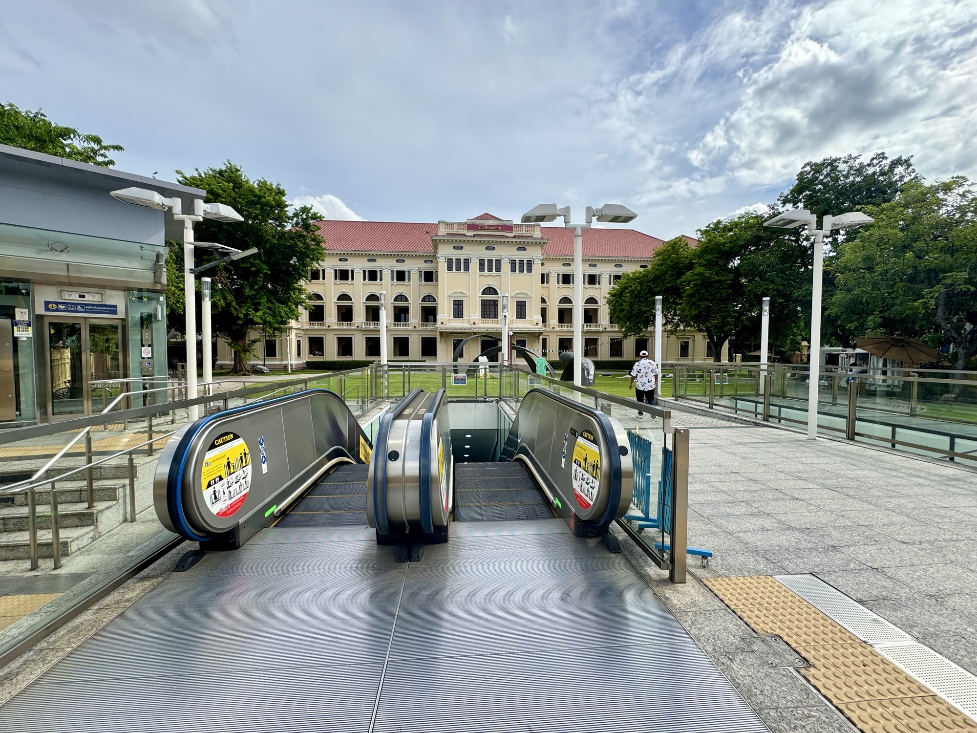 サイアム博物館前にあるエスカレーター