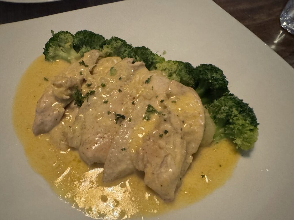 zia pasta　鶏肉オレンジソース煮込み