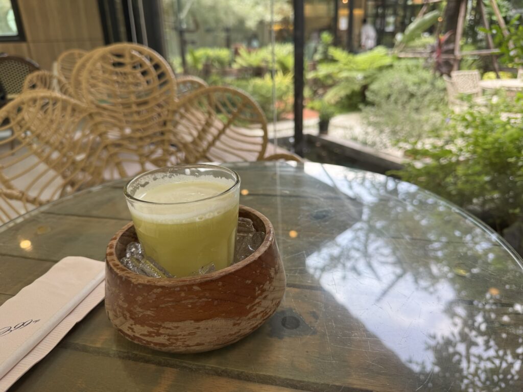 ウドムスック　カフェ