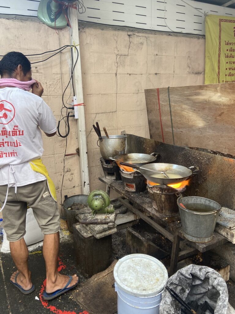 タラートノーイ　ピーナッツキャンディー　キンジェー