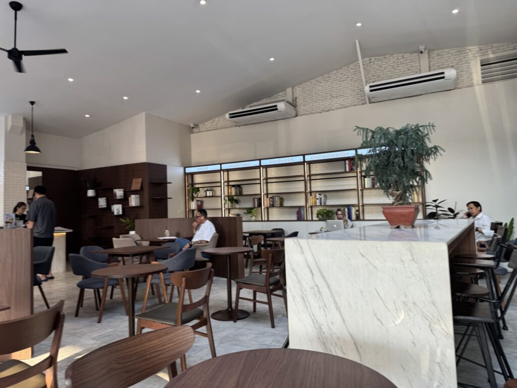 normal and happy　true digital park　トゥルーデジタルパーク　　ノマド　作業　カフェ　バンコク