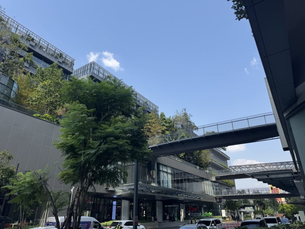 true digital park　トゥルーデジタルパーク　ノマド　作業　カフェ　バンコク