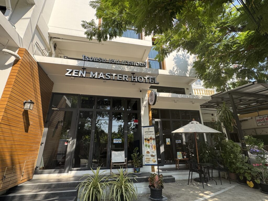 ZEN  MASTER CAFE　プンナウィティ　ノマド　作業　カフェ　バンコク