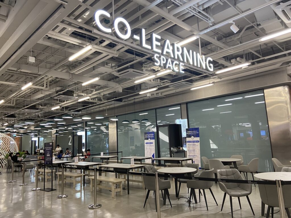 true digital park　トゥルーデジタルパーク　　ノマド　作業　カフェ　バンコク