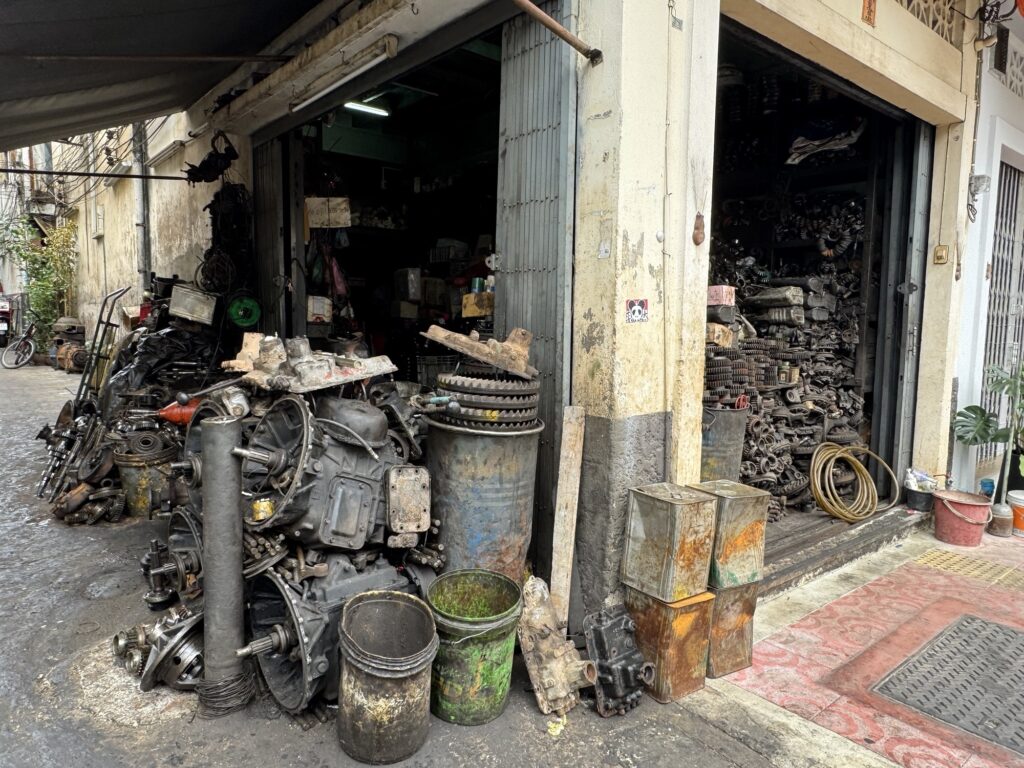 タラートノーイ