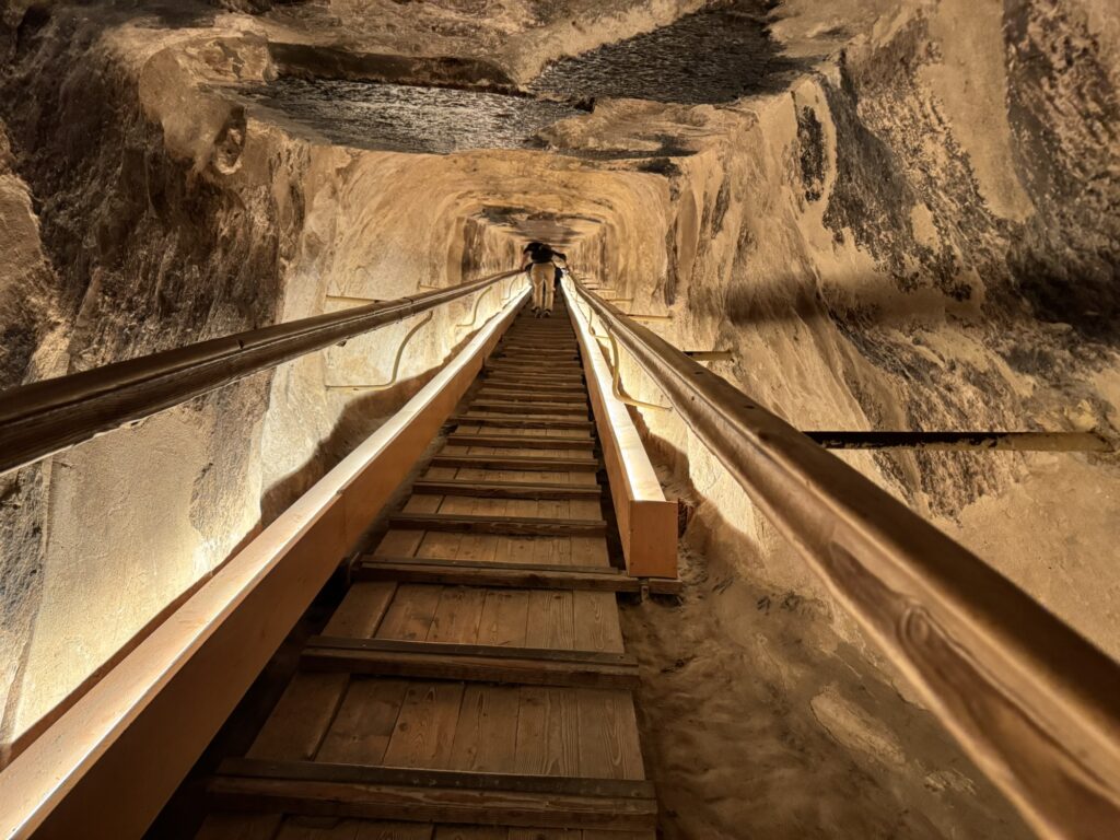 ピラミッド　内部　クフ王