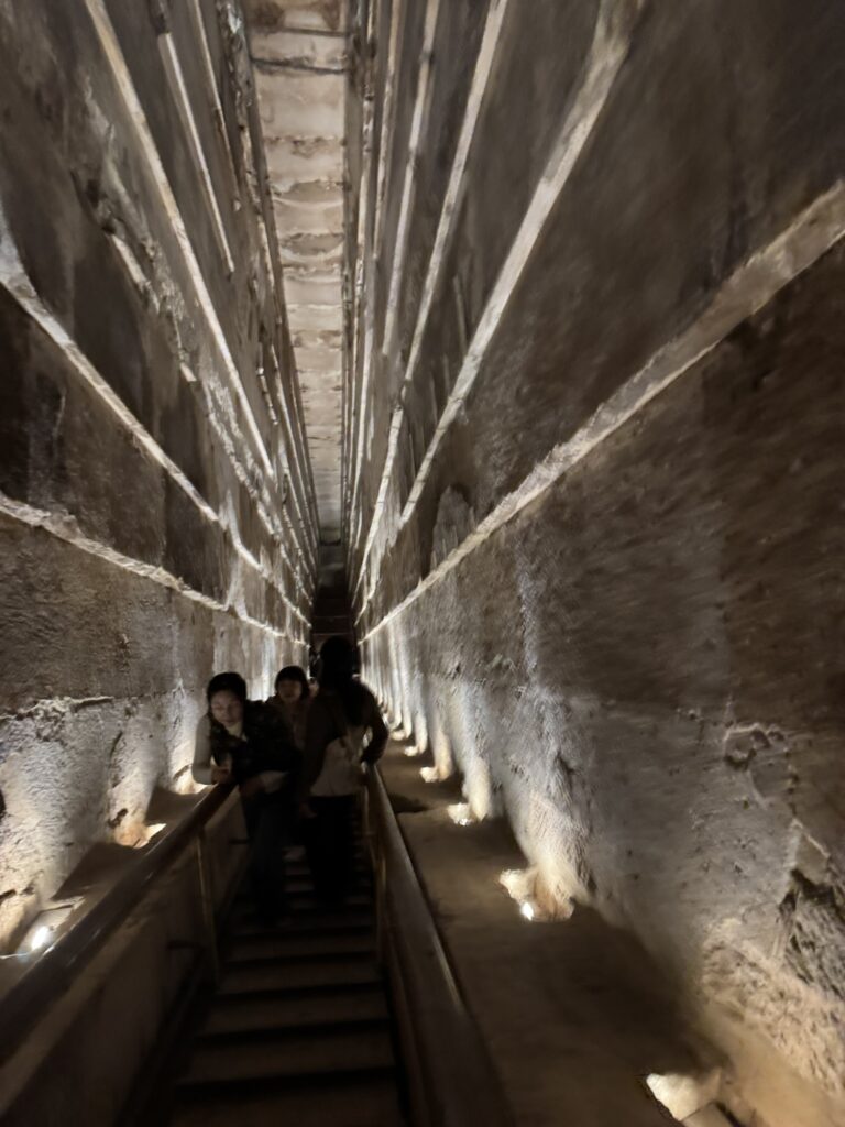 ピラミッド　内部　クフ王