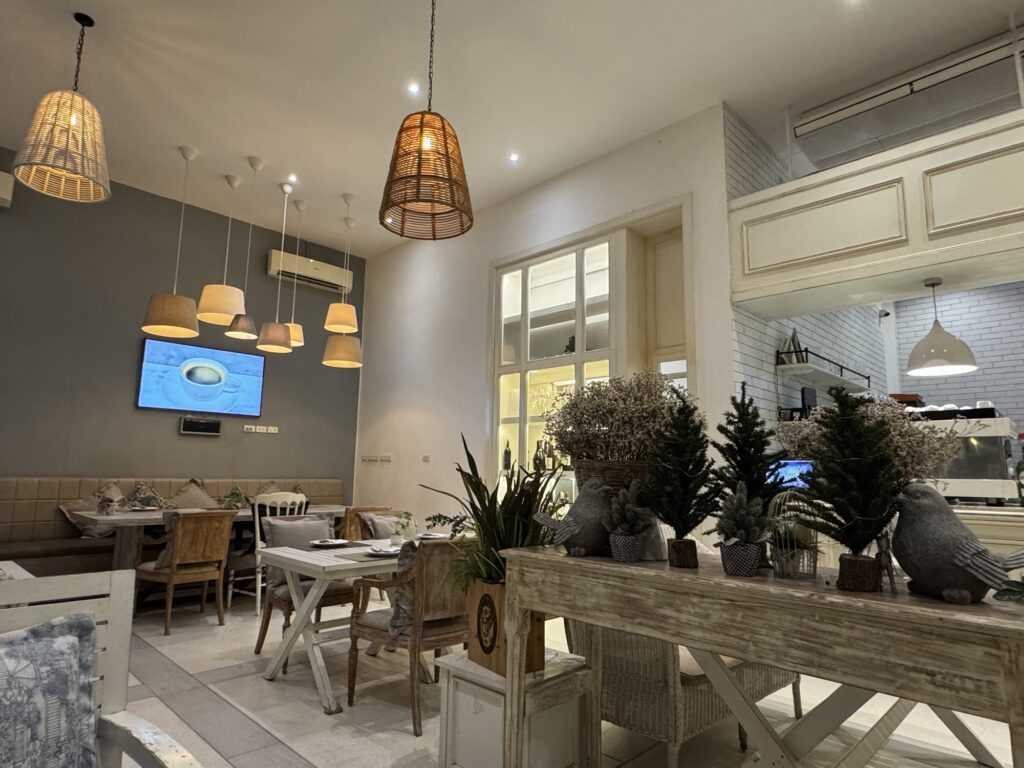 マザーメイアイキッチン　mother may i kitchen 店内の様子　装飾  　