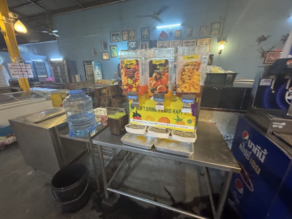 ソムバットムーガタ　ジュース