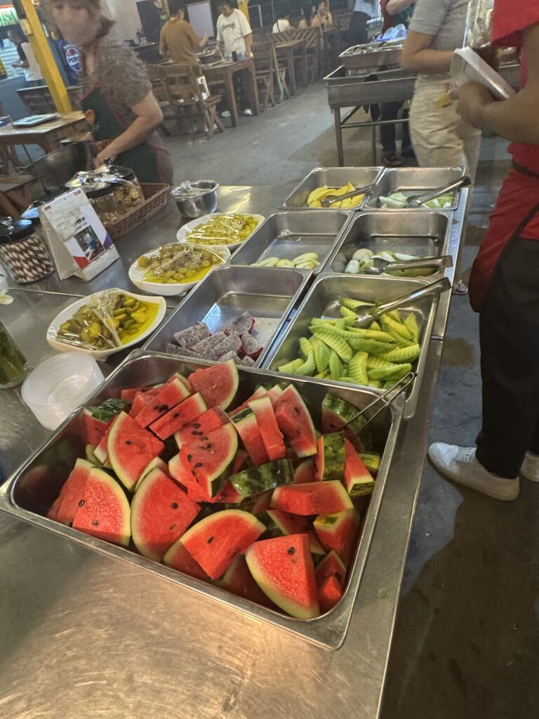 ソムバットムーガタ　フルーツ